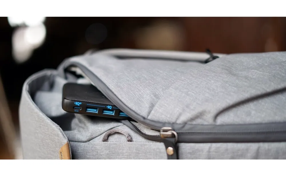 ANKER PowerPort Atom 3 Slim зарядное устройство